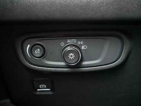 Used 2020 GMC Terrain SLE w/ Driver Convenience Package image 26