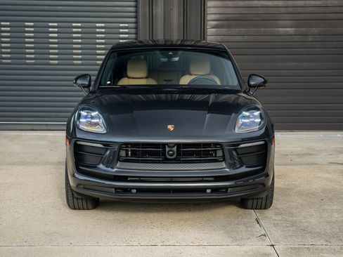 New 2026 Porsche Macan image 6