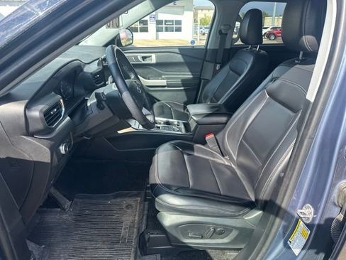 Used 2021 Ford Explorer XLT w/ Equipment Group 202A AWD/4WD image 6