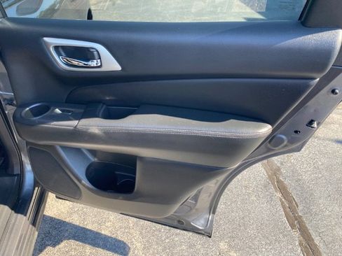 Used 2020 Nissan Pathfinder SV w/ Cargo Package image 17