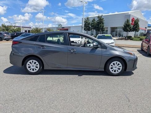 Used 2021 Toyota Prius LE FWD image 3