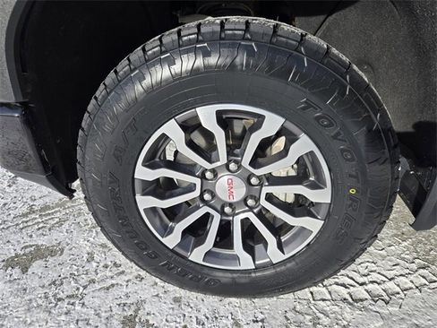 Used 2020 GMC Sierra 1500 AT4 w/ AT4 Premium Package image 8