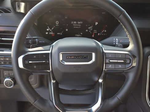 Used 2025 GMC Yukon Denali image 23