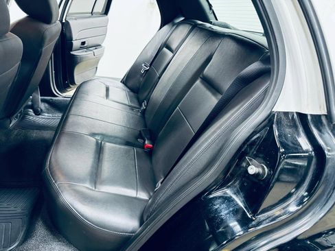 Used 2011 Ford Crown Victoria Police Interceptor image 32