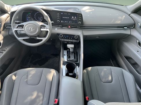 Used 2023 Hyundai Elantra Blue FWD image 17