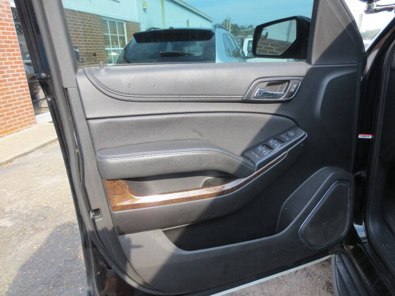 Used 2020 Chevrolet Tahoe 2WD w/ Remote Keyless Entry Package image 16