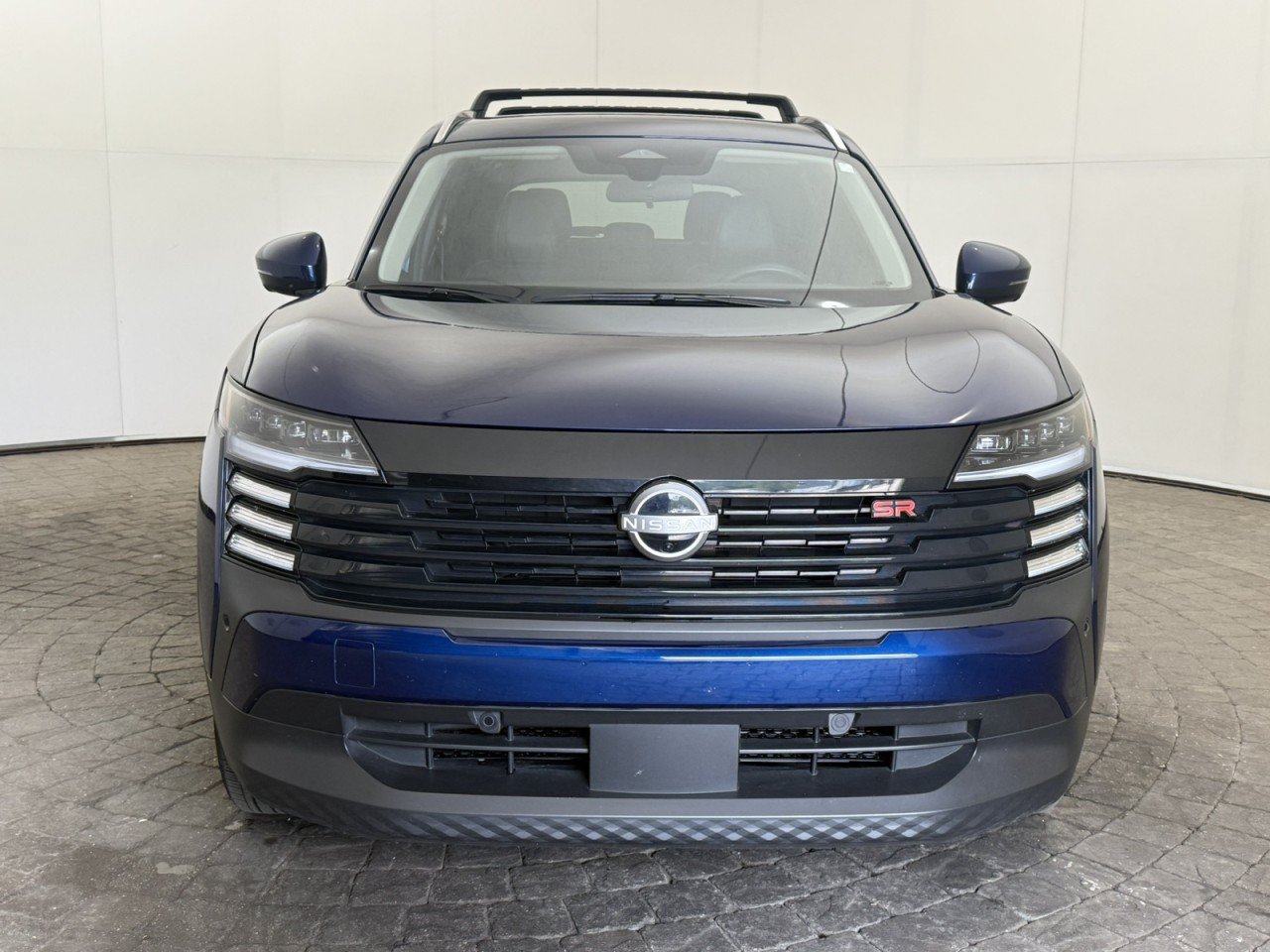 Used 2025 Nissan Kicks SR FWD image 2