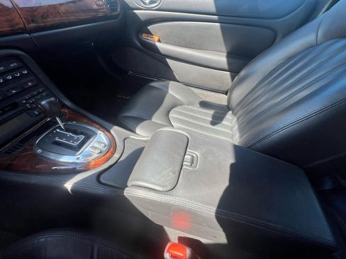 Used 2006 Jaguar XK8 Coupe RWD image 22