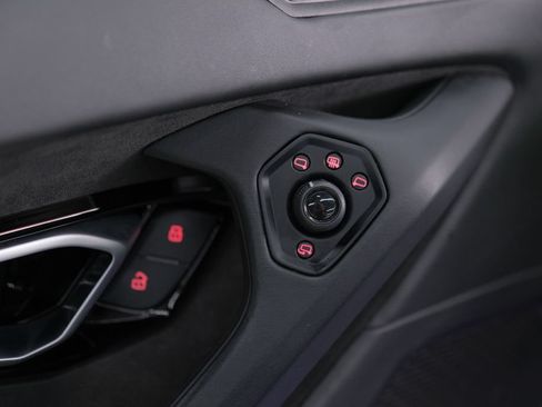 Used 2023 Lamborghini Huracan EVO RWD image 32