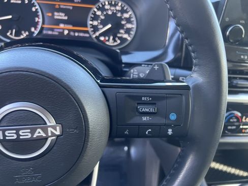 Used 2022 Nissan Pathfinder SL w/ SL Black Package image 17