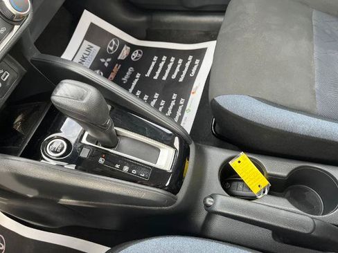 Certified 2024 Nissan Versa SV FWD image 20