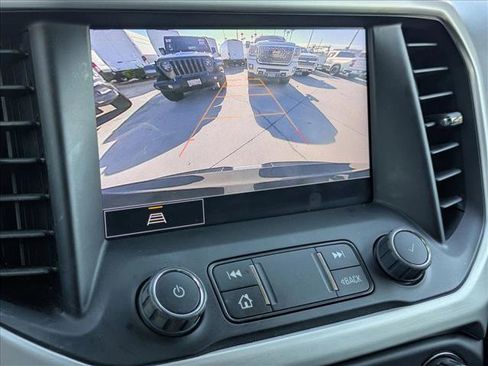 Used 2023 GMC Acadia SLE w/ Driver Convenience Package image 14