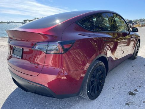 Used 2024 Tesla Model Y Long Range image 7