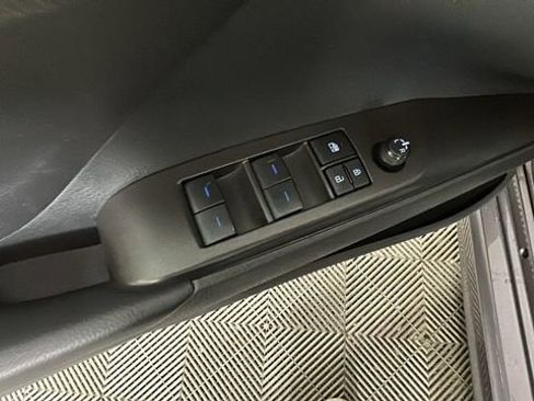 Used 2024 Toyota Camry SE FWD image 11