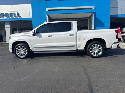 Used 2024 Chevrolet Silverado 1500 High Country AWD/4WD image 2