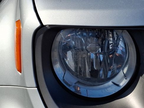 Used 2021 Jeep Renegade Limited image 8