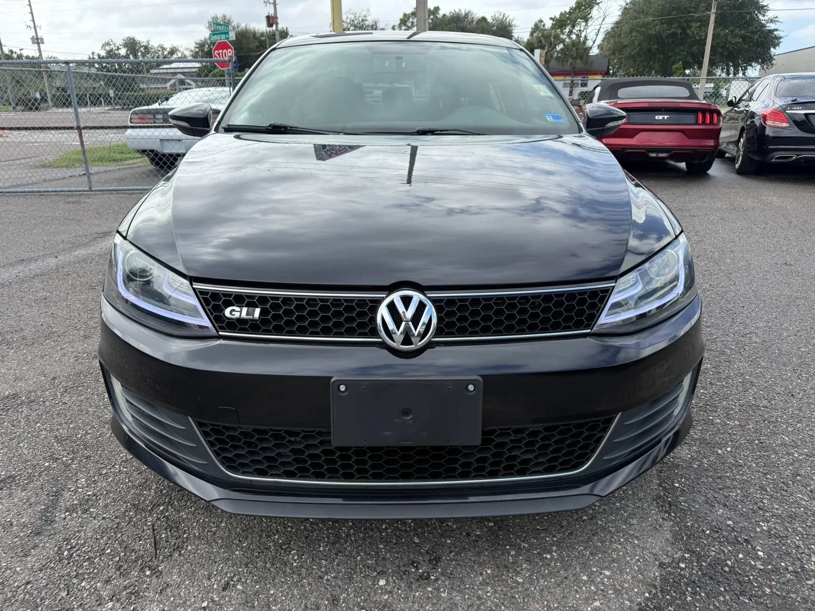Used 2012 Volkswagen Jetta GLI Autobahn FWD image 2