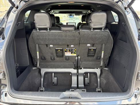 Used 2025 Toyota Sienna Platinum FWD image 28