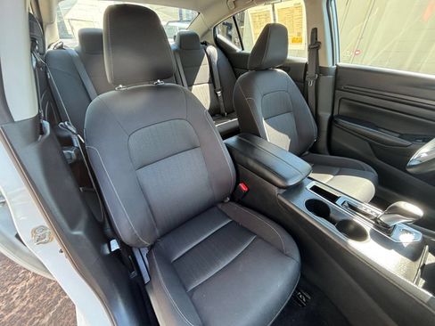 Used 2025 Nissan Altima 2.5 SV FWD image 32