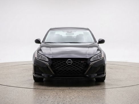 Used 2025 Nissan Altima 2.5 SV image 2