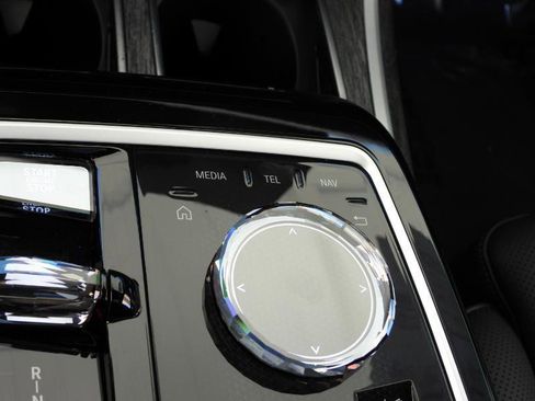 Used 2024 BMW 740i RWD image 86