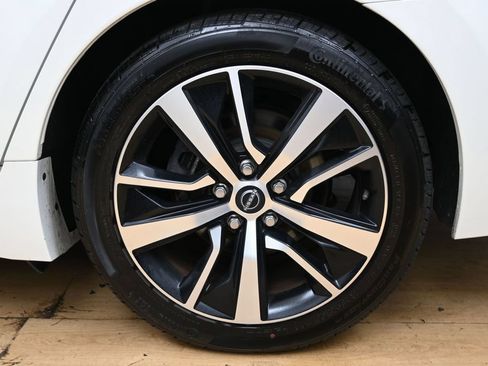 Used 2023 Nissan Maxima SV w/ Floor Mat Group FWD image 32