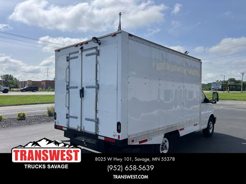 Used 2020 GMC Savana 3500 12' Reefer Van w/ Power Convenience Package image 2