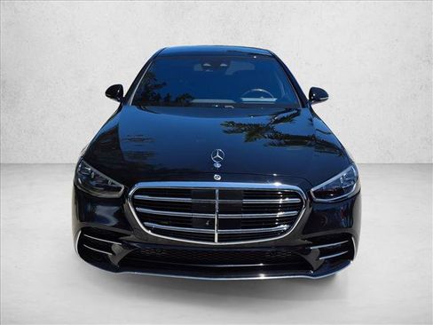 Used 2023 Mercedes-Benz S 500 4MATIC image 2