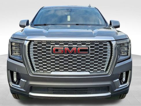 Used 2021 GMC Yukon XL Denali w/ Denali Premium Package image 2