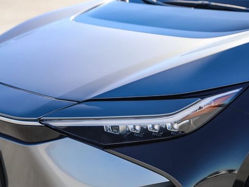 Used 2023 Toyota bZ4X Limited image 8