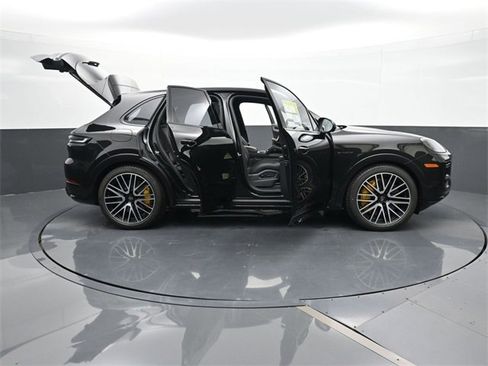 New 2026 Porsche Cayenne Turbo image 35