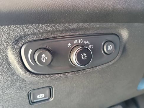 Used 2021 GMC Terrain SLT w/ Infotainment Package II FWD image 17