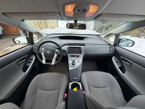 Used 2013 Toyota Prius Plug-In Hybrid image 33