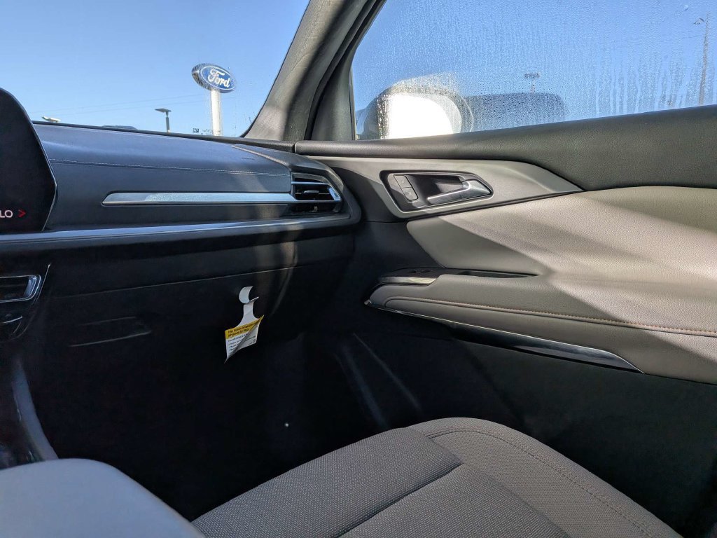 Used 2026 Chevrolet Traverse LT w/ Driver Confidence Package FWD image 17