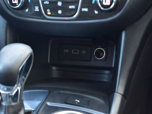 Used 2023 Chevrolet Equinox LT w/ Driver Convenience Package image 32