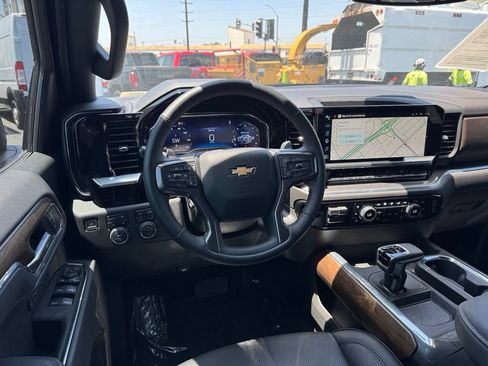 Used 2025 Chevrolet Silverado 1500 High Country w/ High Country Premium Package AWD/4WD image 28