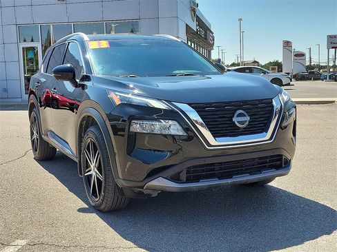 Used 2023 Nissan Rogue SL w/ SL Premium Package image 2