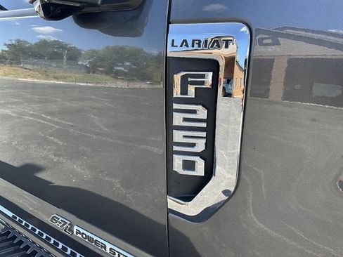Used 2019 Ford F250 Lariat w/ Lariat Ultimate Package AWD/4WD image 46