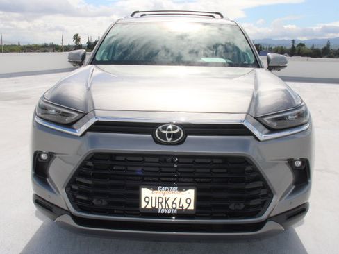 Certified 2025 Toyota Grand Highlander AWD image 8