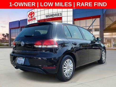 Used 2014 Volkswagen Golf 4-Door FWD image 6