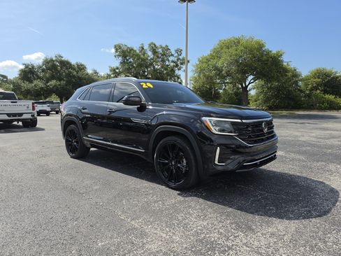 Used 2024 Volkswagen Atlas Cross Sport SEL Premium R-Line AWD/4WD image 2