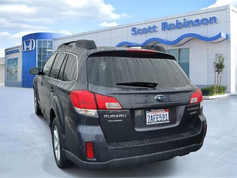 Used 2013 Subaru Outback 2.5i Premium image 3