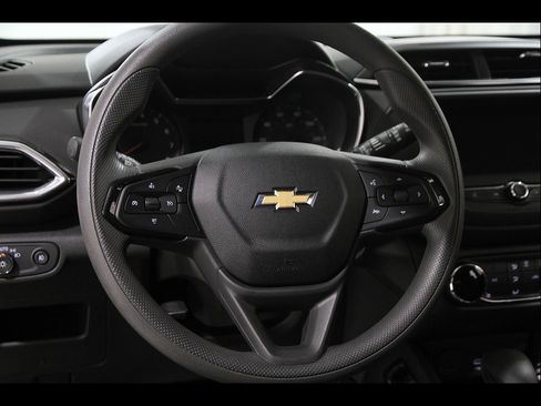 Certified 2022 Chevrolet TrailBlazer LT w/ LPO, Blackout Package AWD/4WD image 7