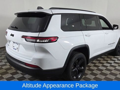 Used 2023 Jeep Grand Cherokee L Laredo image 8