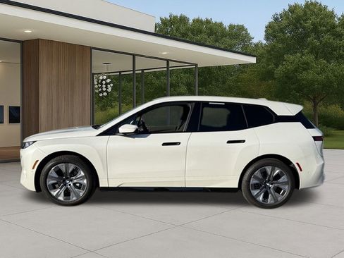 Used 2026 BMW iX xDrive45 w/ Premium Package image 13