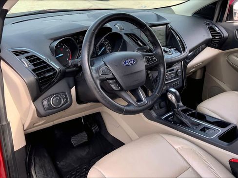 Used 2019 Ford Escape Titanium image 16