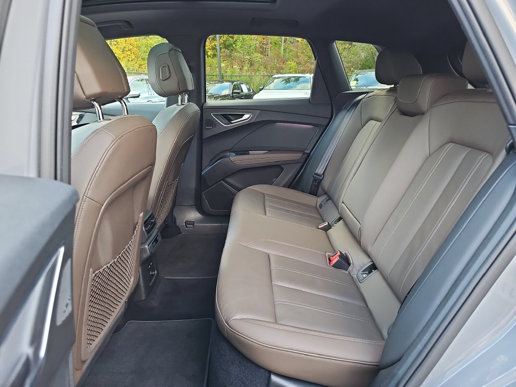 Used 2023 Audi Q4 e-tron Premium Plus w/ Premium Plus AWD/4WD image 27