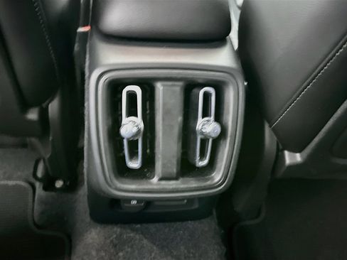 Used 2023 Volvo XC40 B5 Plus w/ Climate Package AWD/4WD image 25