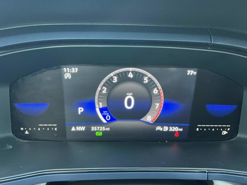 Certified 2022 Volkswagen Taos SE image 11