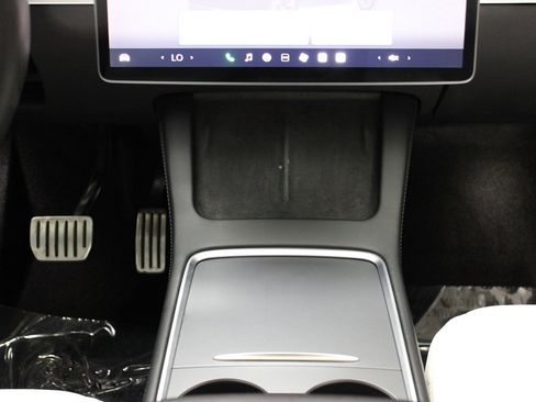 Used 2022 Tesla Model Y Performance image 41